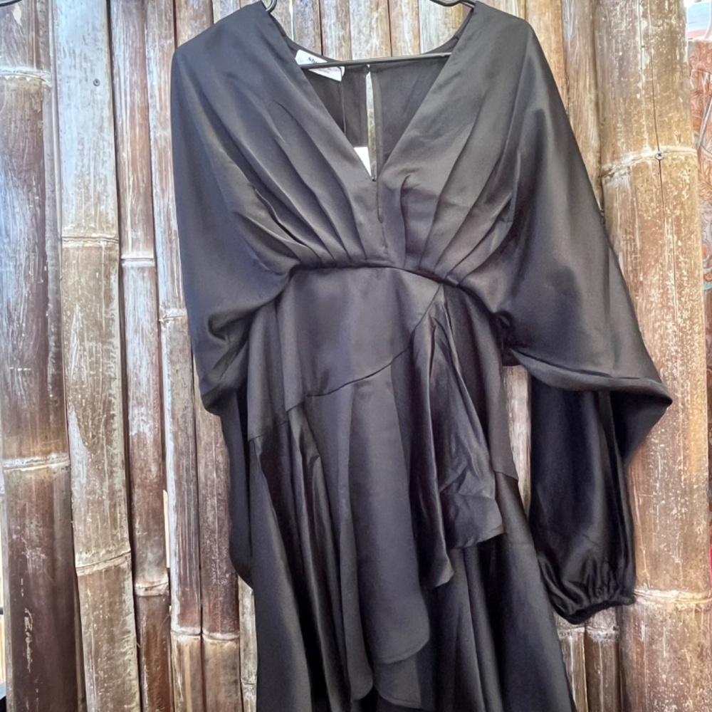 NWT ShowPo Campbell V Neck Batwing Sleeve Mini Dress US 4/ AU 8